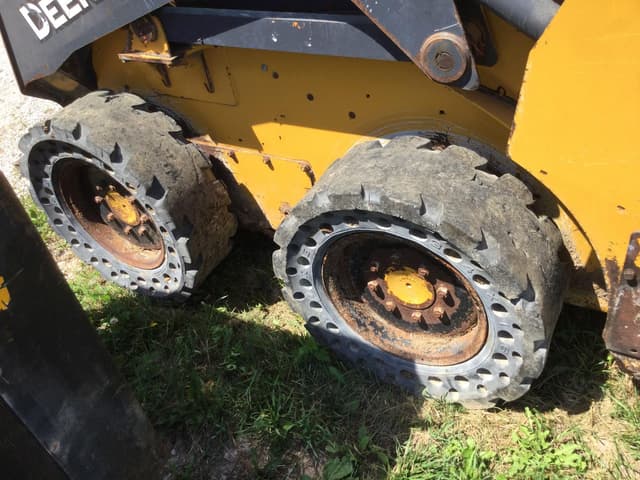 Image of John Deere 318G equipment image 3