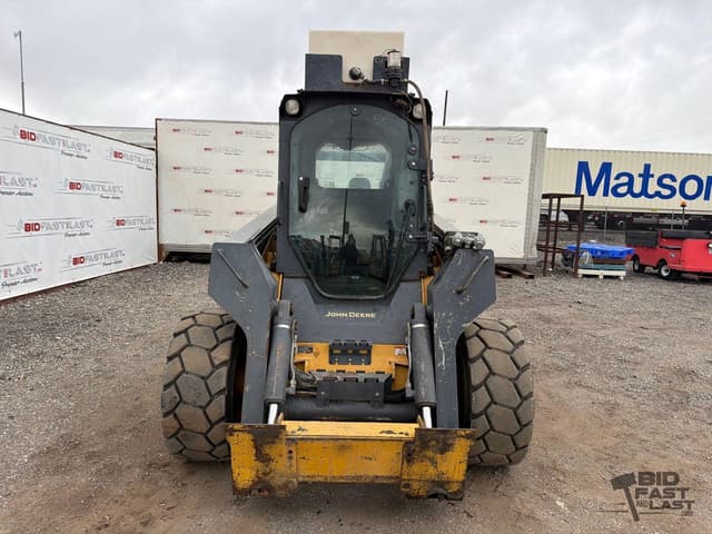 Image of John Deere 332E equipment image 1