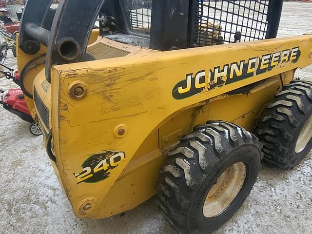 Image of John Deere 240 equipment image 4