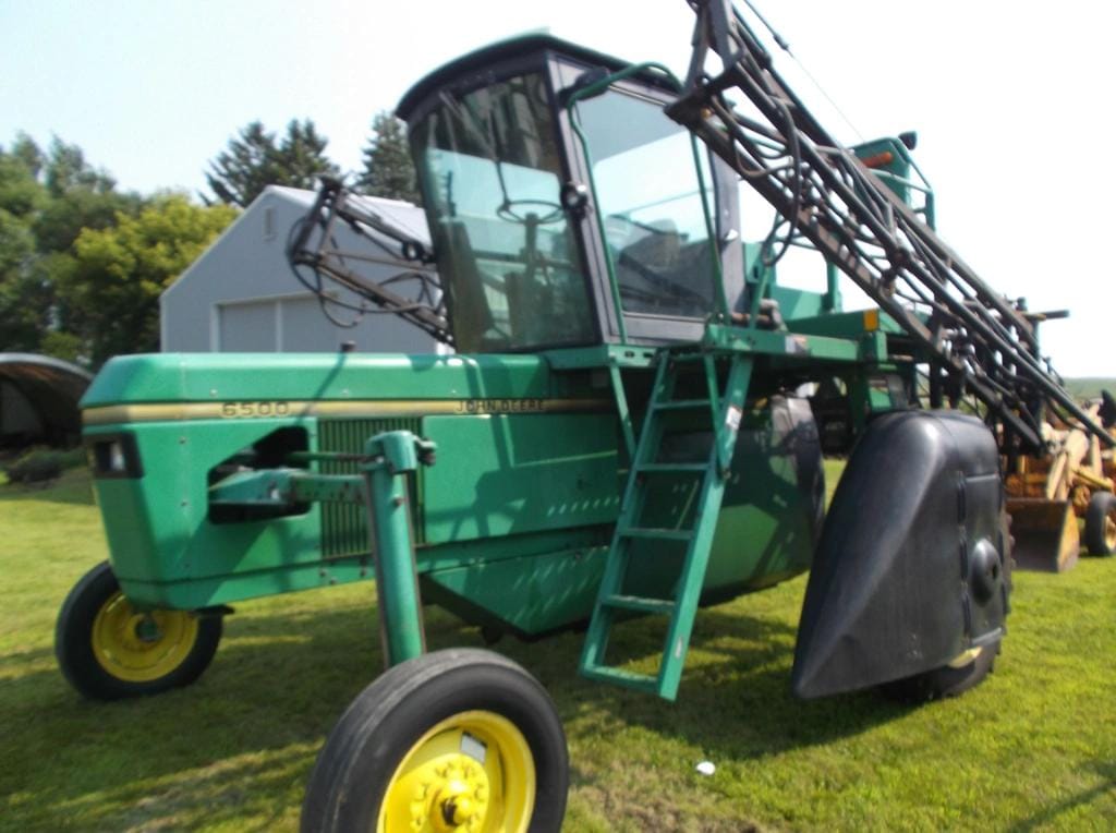 John Deere 6500 Equipment Image0