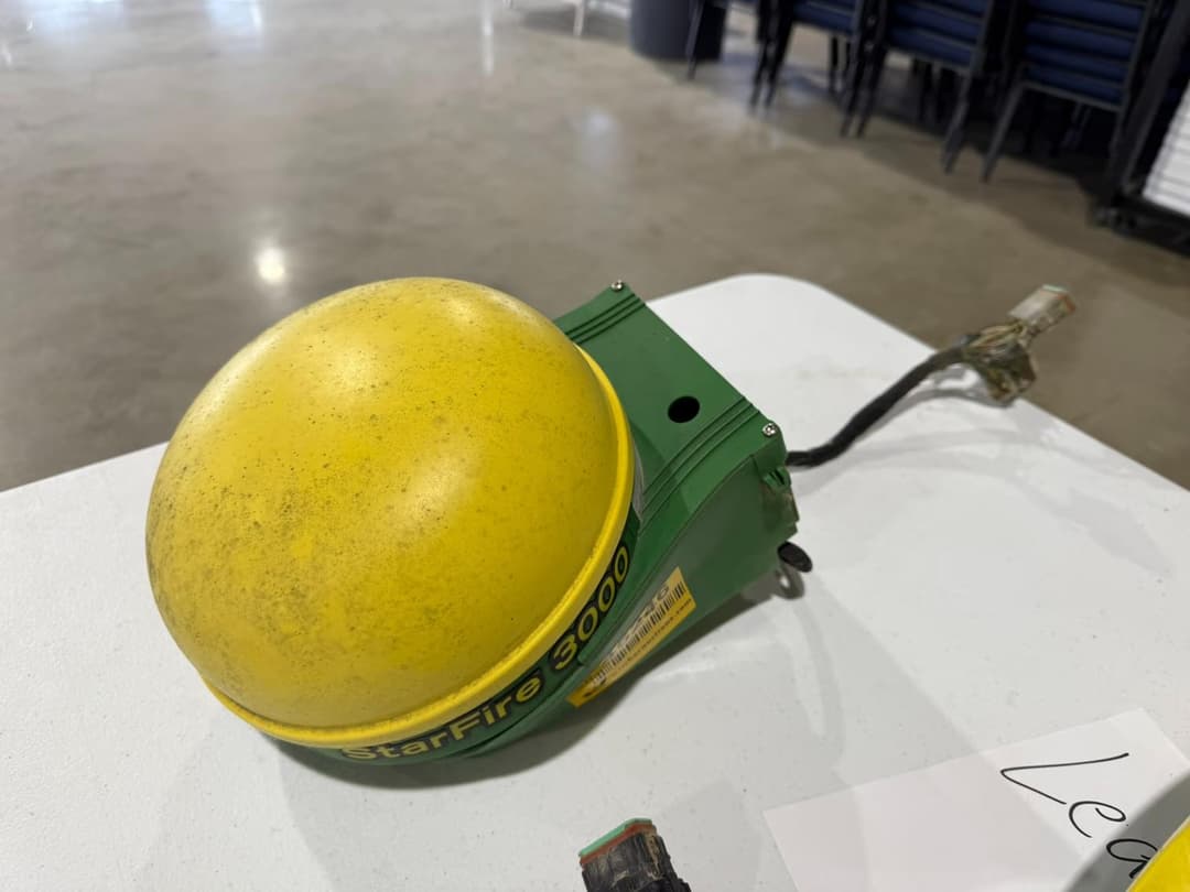 Image of John Deere StarFire 3000 Primary image