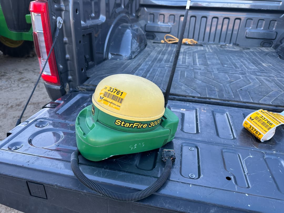 Image of John Deere StarFire 3000 Primary image