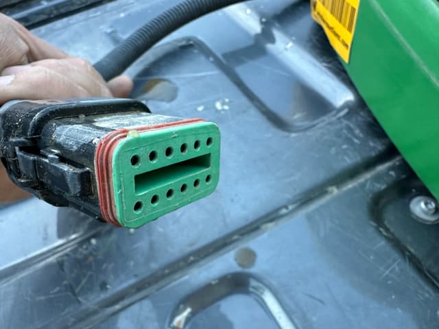 Image of John Deere StarFire 3000 equipment image 4