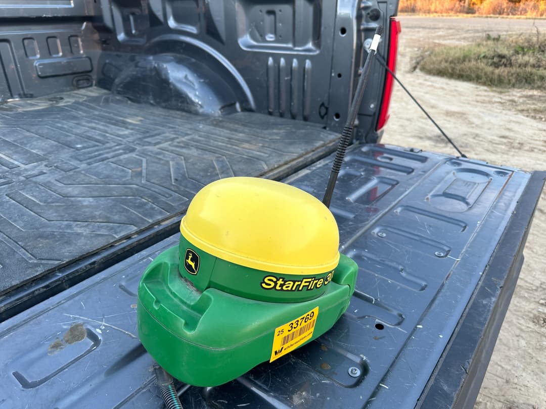 Image of John Deere StarFire 3000 Primary image