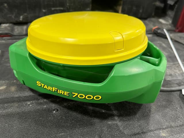 Image of John Deere StarFire 7000 equipment image 4