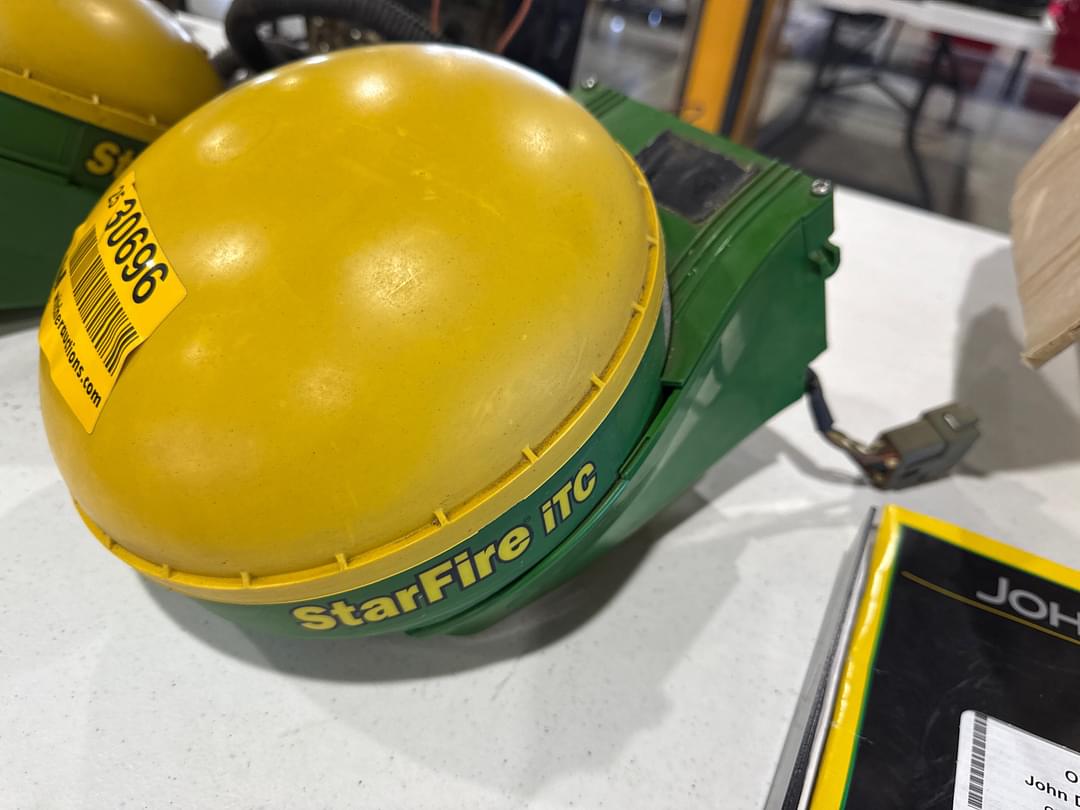 Image of John Deere StarFire 3000 Primary image