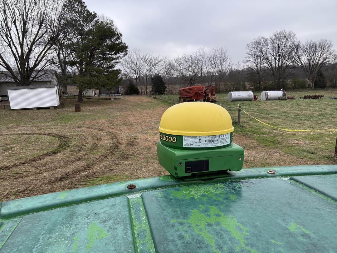 Image of John Deere StarFire 3000 Image 1