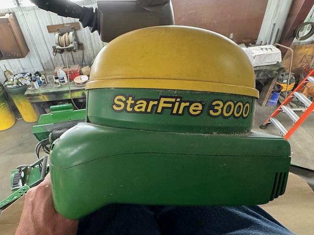 Image of John Deere StarFire 3000 Image 0