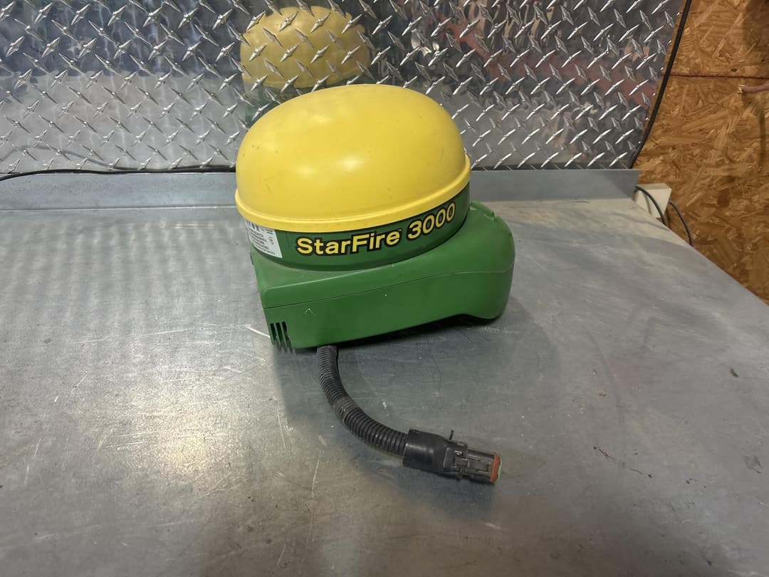 Image of John Deere StarFire 3000 Image 0