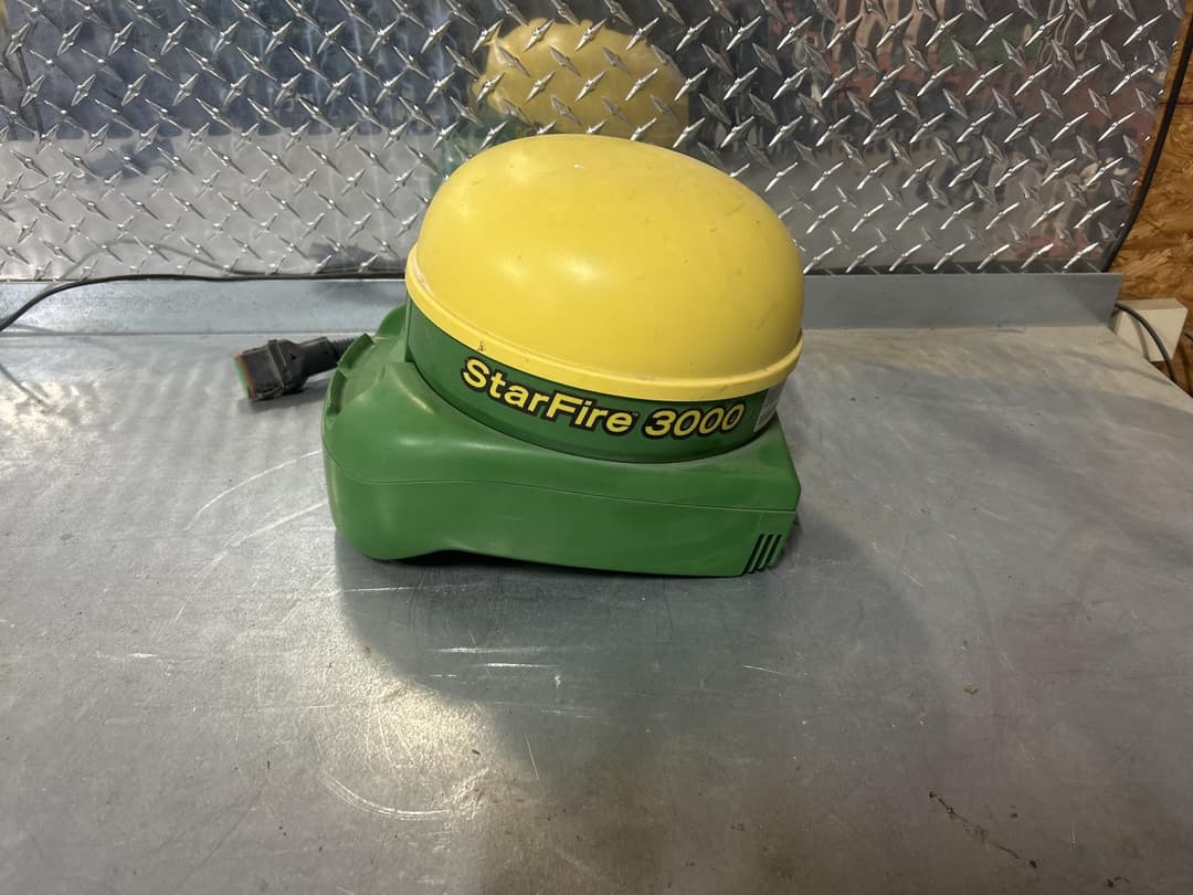 Image of John Deere StarFire 3000 Image 1