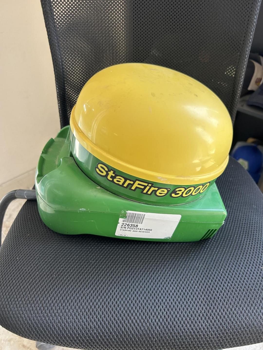 Image of John Deere StarFire 3000 Image 1