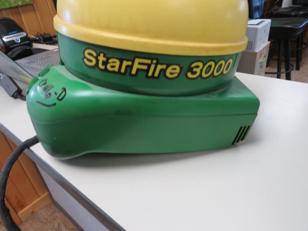 Image of John Deere StarFire 3000 Image 0