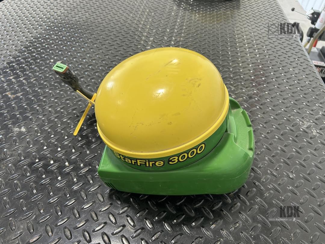 Image of John Deere StarFire 3000 Primary image