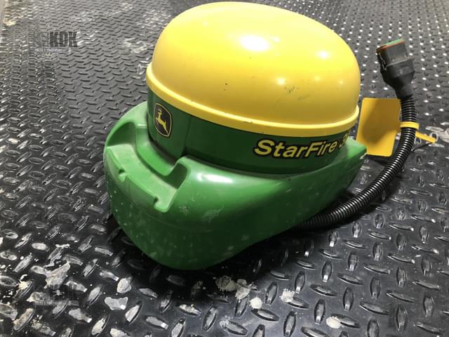 Image of John Deere StarFire 3000 equipment image 1
