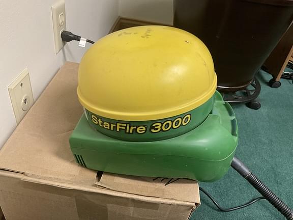 Image of John Deere StarFire 3000 Image 0