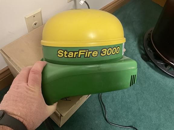 Image of John Deere StarFire 3000 Image 1