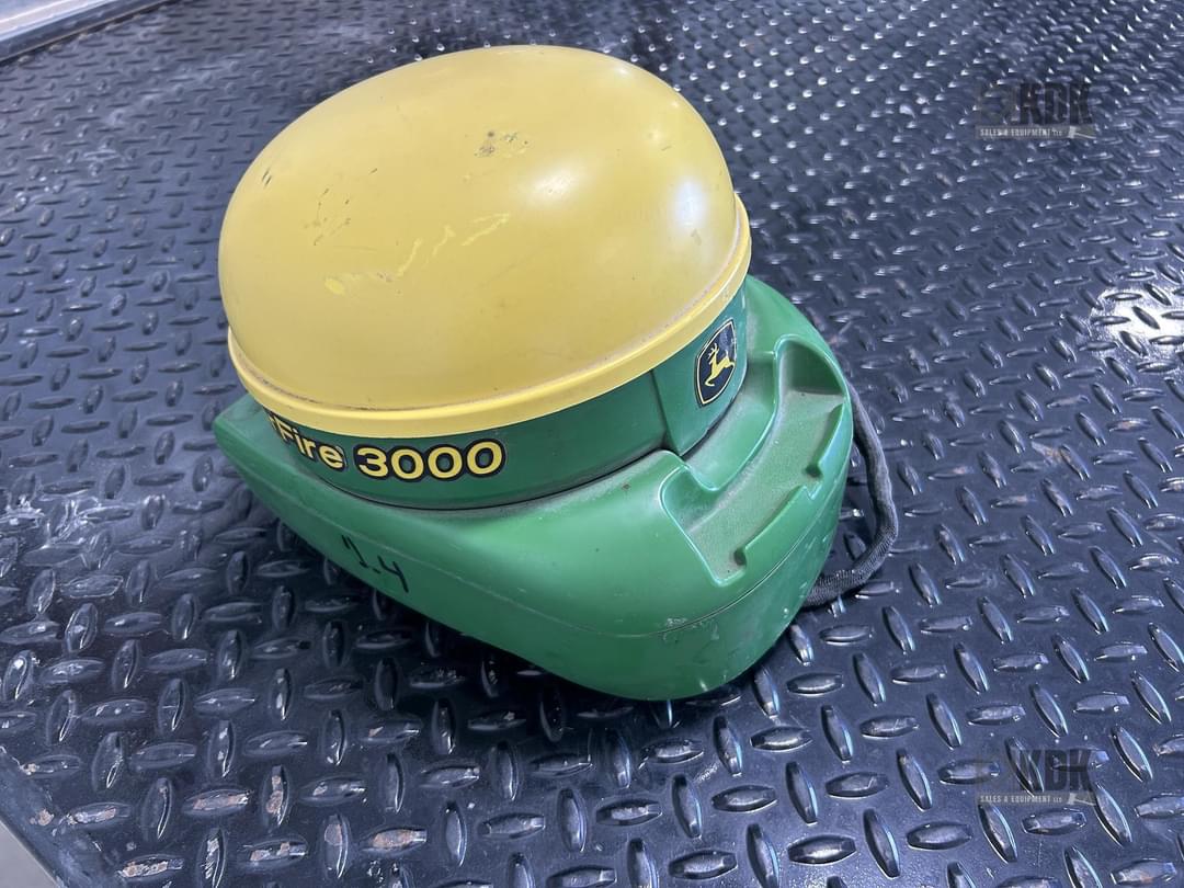 Image of John Deere StarFire 3000 Primary image