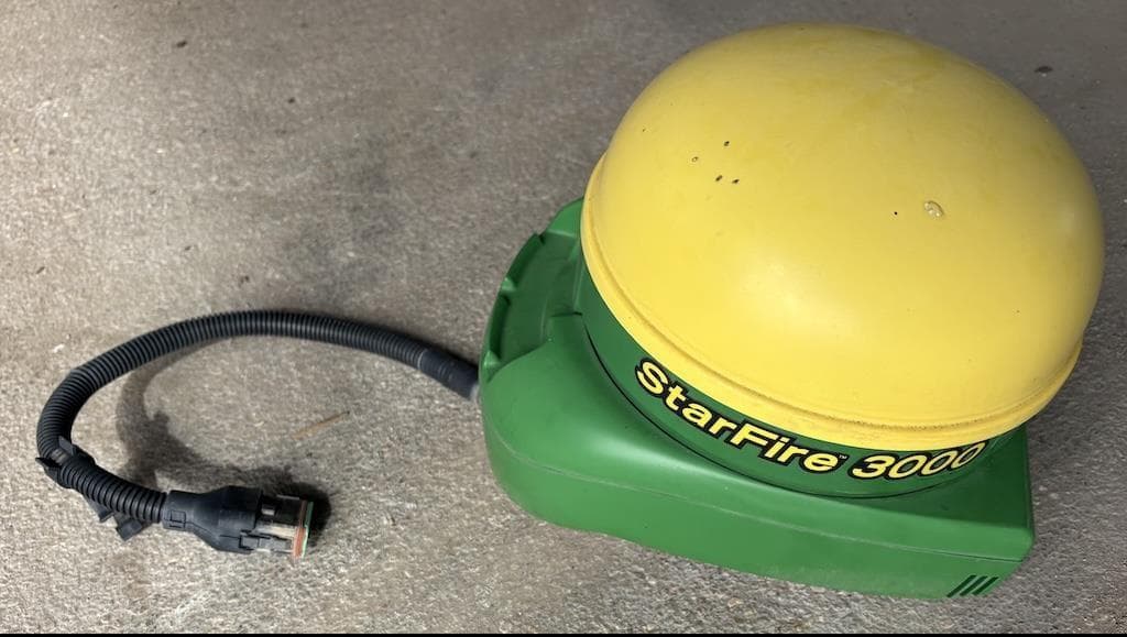 Image of John Deere StarFire 3000 Image 0