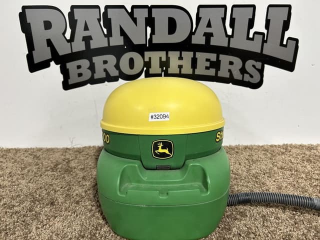 Image of John Deere StarFire 3000 equipment image 2