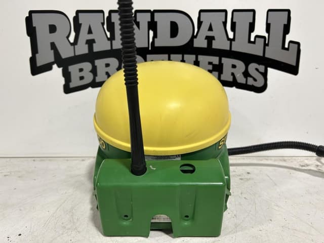 Image of John Deere StarFire 3000 equipment image 3