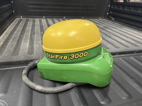 Image of John Deere StarFire 3000 equipment image 1