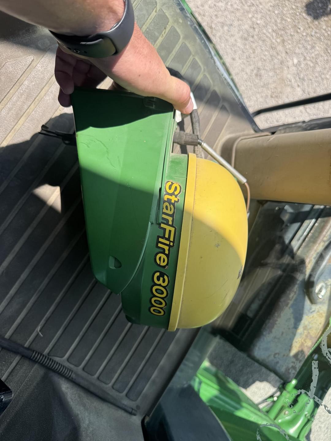 Image of John Deere StarFire 3000 Image 0