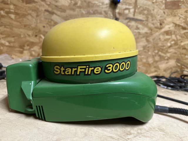 Image of John Deere StarFire 3000 equipment image 1