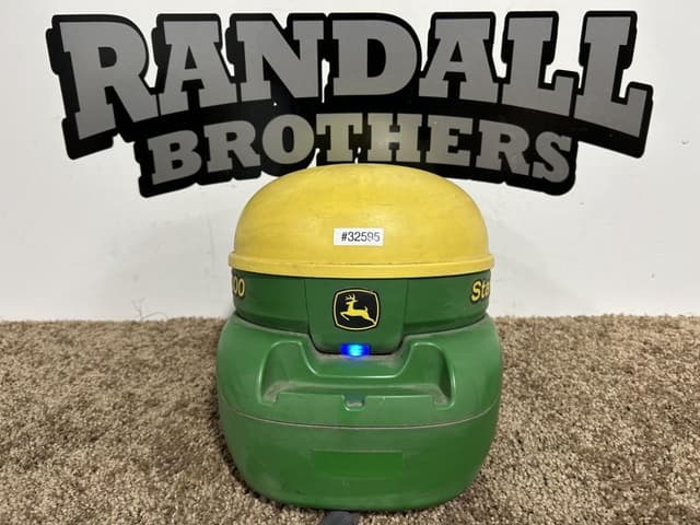 Image of John Deere StarFire 3000 equipment image 2