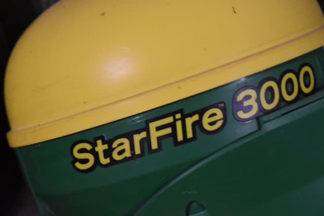 Image of John Deere StarFire 3000 equipment image 1