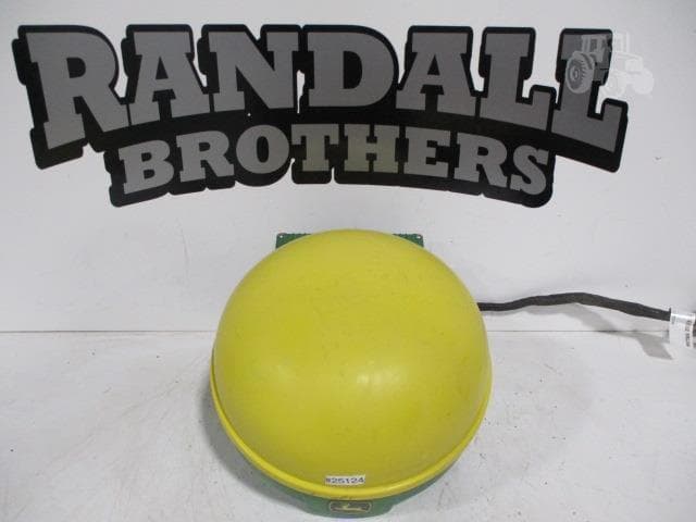 Image of John Deere StarFire 3000 equipment image 2