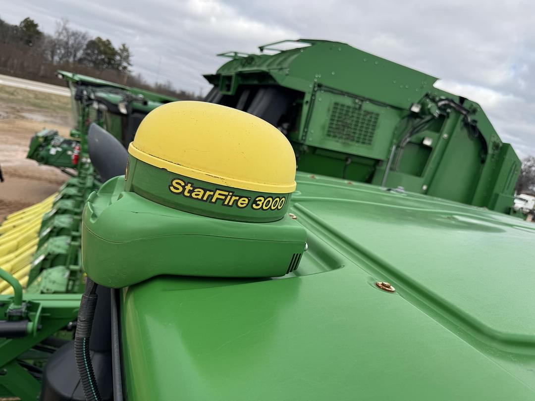 Image of John Deere StarFire 3000 Primary image