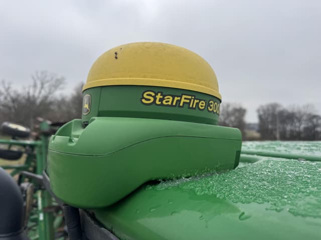 Image of John Deere StarFire 3000 equipment image 1