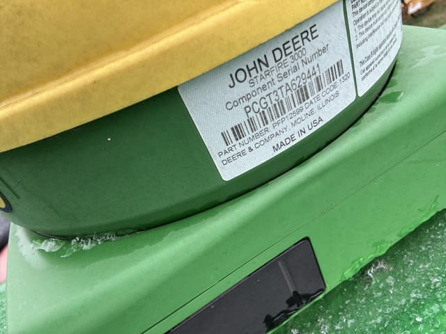 Image of John Deere StarFire 3000 equipment image 2
