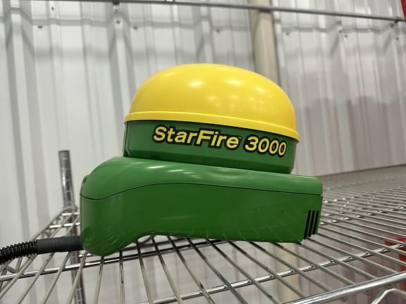 Image of John Deere StarFire 3000 Image 0
