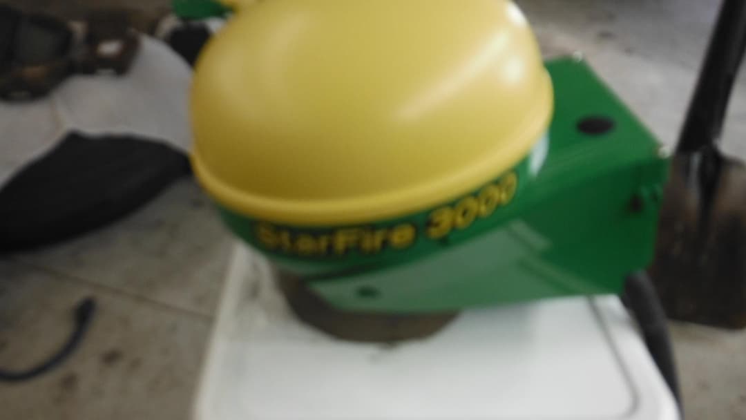 Image of John Deere StarFire 3000 Image 1