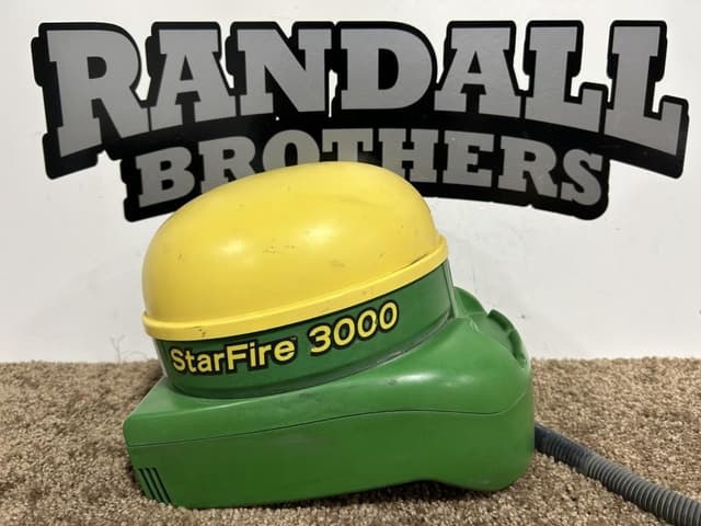 Image of John Deere StarFire 3000 equipment image 1