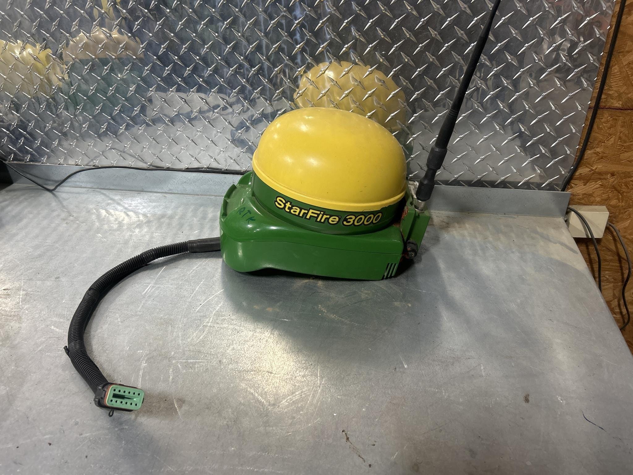 John Deere StarFire 3000 Equipment Image0