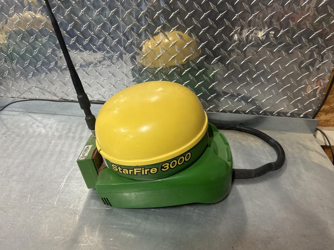 Image of John Deere StarFire 3000 Image 1