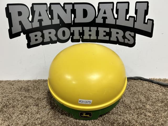 Image of John Deere StarFire 3000 equipment image 2