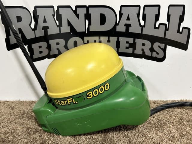 Image of John Deere StarFire 3000 equipment image 1