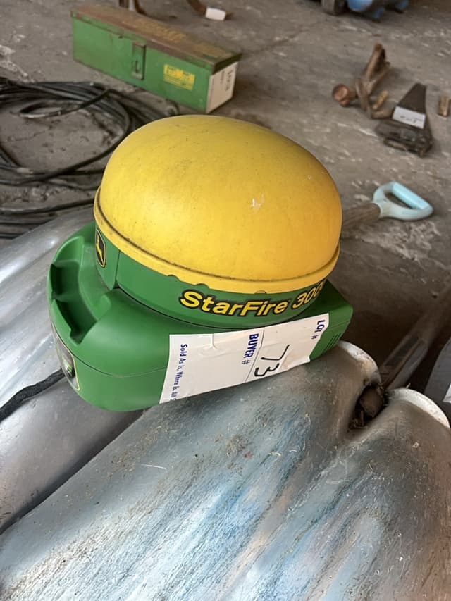 Image of John Deere StarFire 3000 equipment image 3