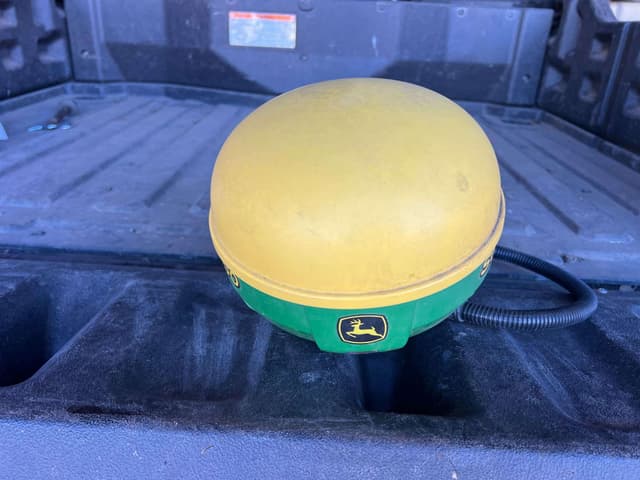 Image of John Deere StarFire 3000 equipment image 1