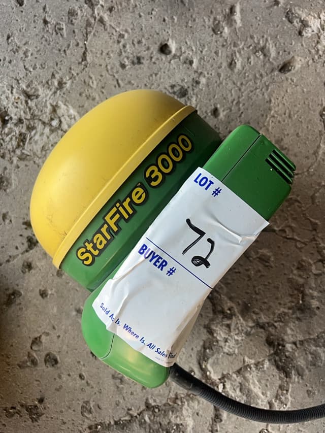 Image of John Deere StarFire 3000 equipment image 1