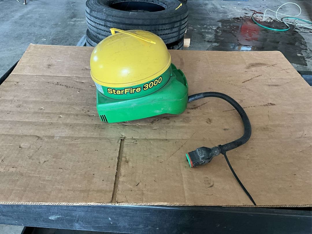 Image of John Deere StarFire 3000 Image 0