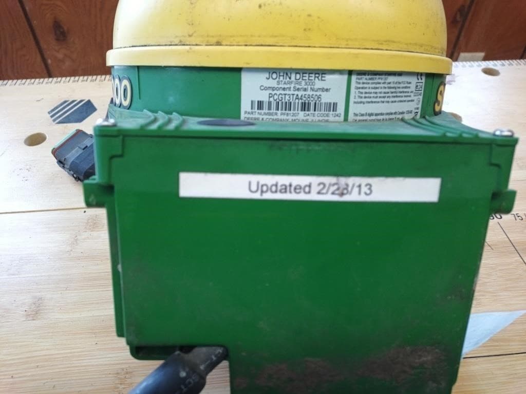 Image of John Deere StarFire 3000 Image 1