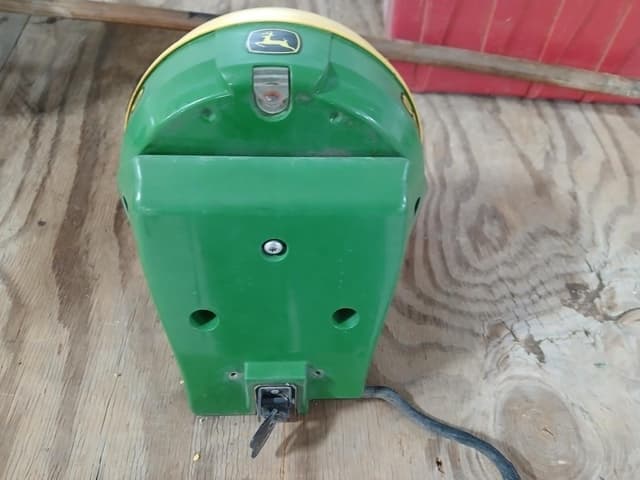 Image of John Deere StarFire 3000 equipment image 2