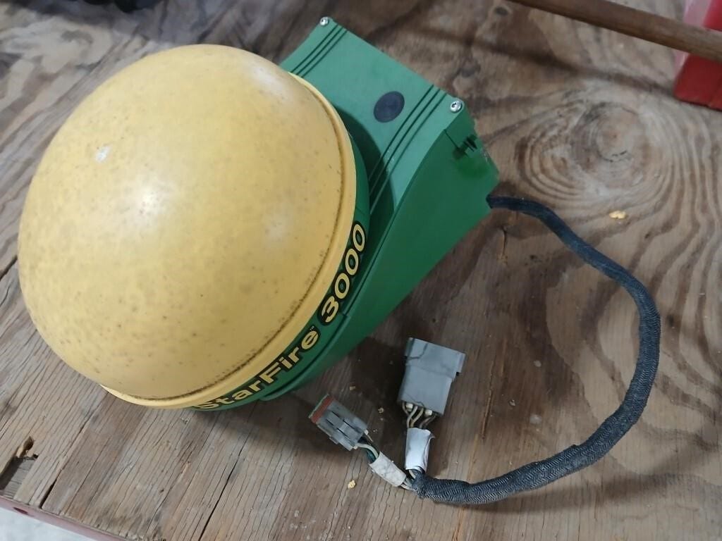John Deere StarFire 3000 Equipment Image0