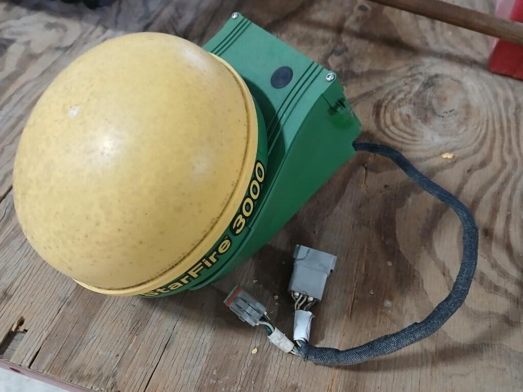 Image of John Deere StarFire 3000 Primary image