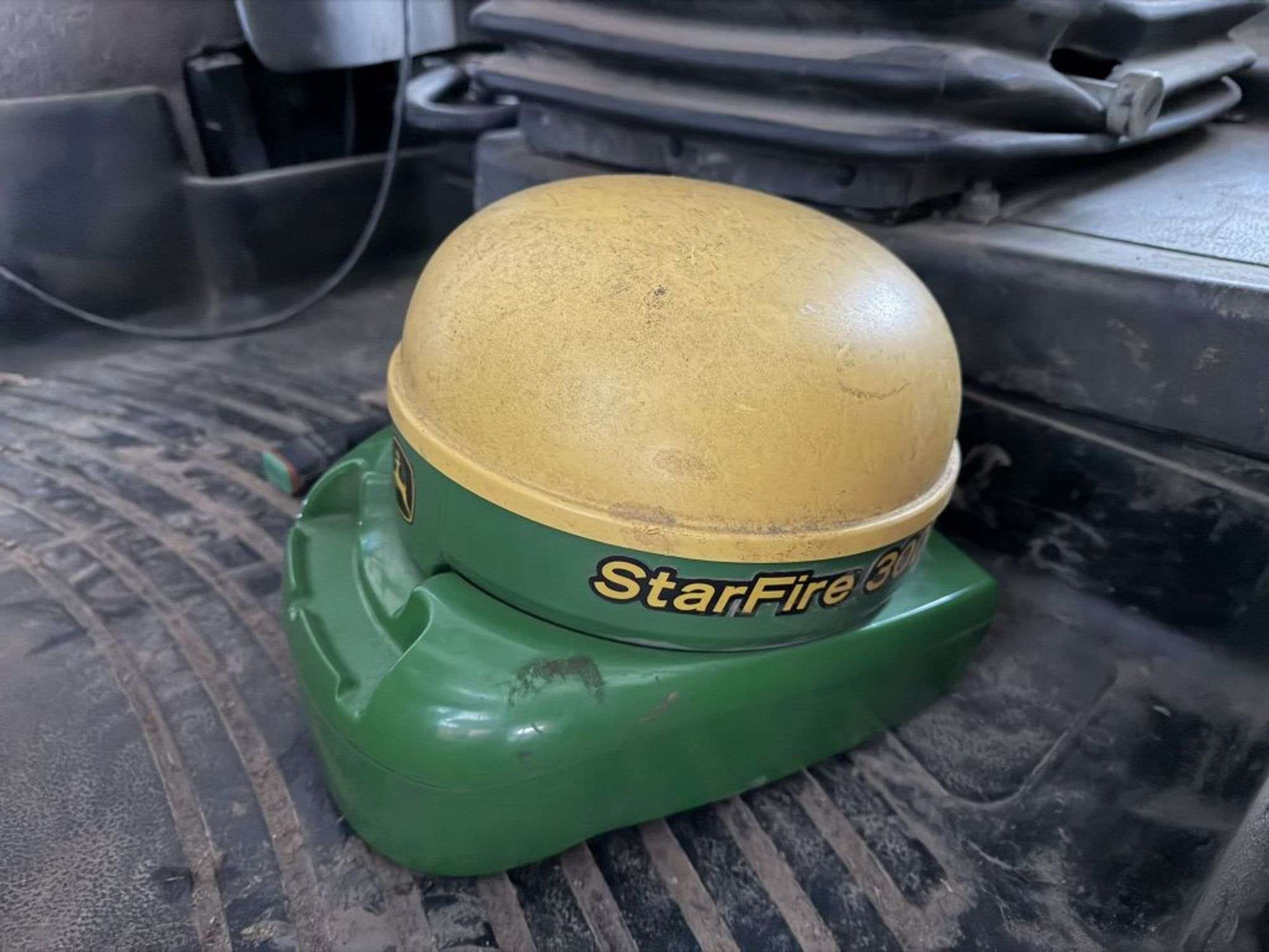 John Deere StarFire 3000 Equipment Image0