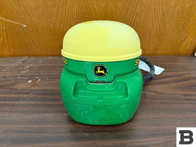 Image of John Deere StarFire 3000 equipment image 1